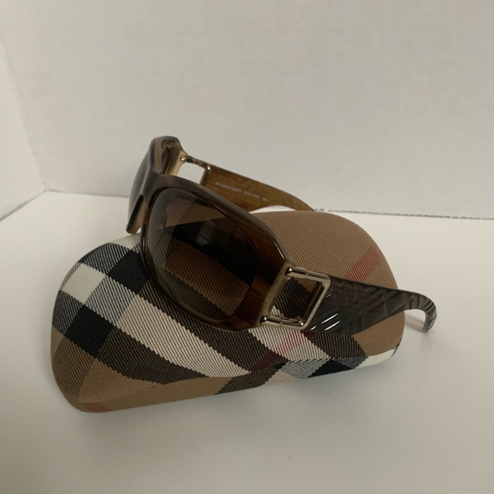 Burberry Sun Glasses - Picture 4 of 8